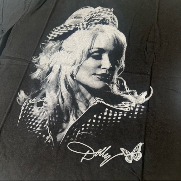 ***New** Dolly Parton Graphic Tee black size M - Picture 7 of 13